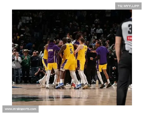 詹姆斯妙传里夫斯空切,湖人末节一波流定胜局 詹姆斯妙传里夫斯空切,湖人末节一波流定胜局